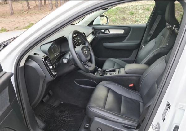 Volvo XC 40 cena 114900 przebieg: 47500, rok produkcji 2019 z Sulejówek małe 191